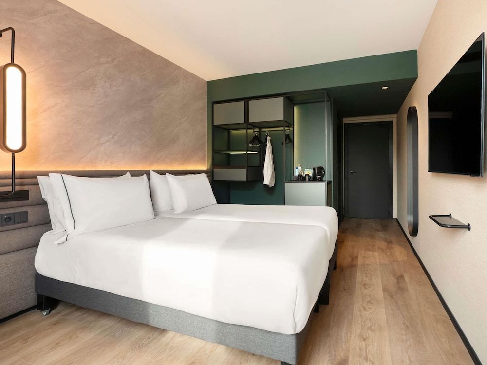 Novotel Valencia Lavant Superior Room, 2 Twin Beds