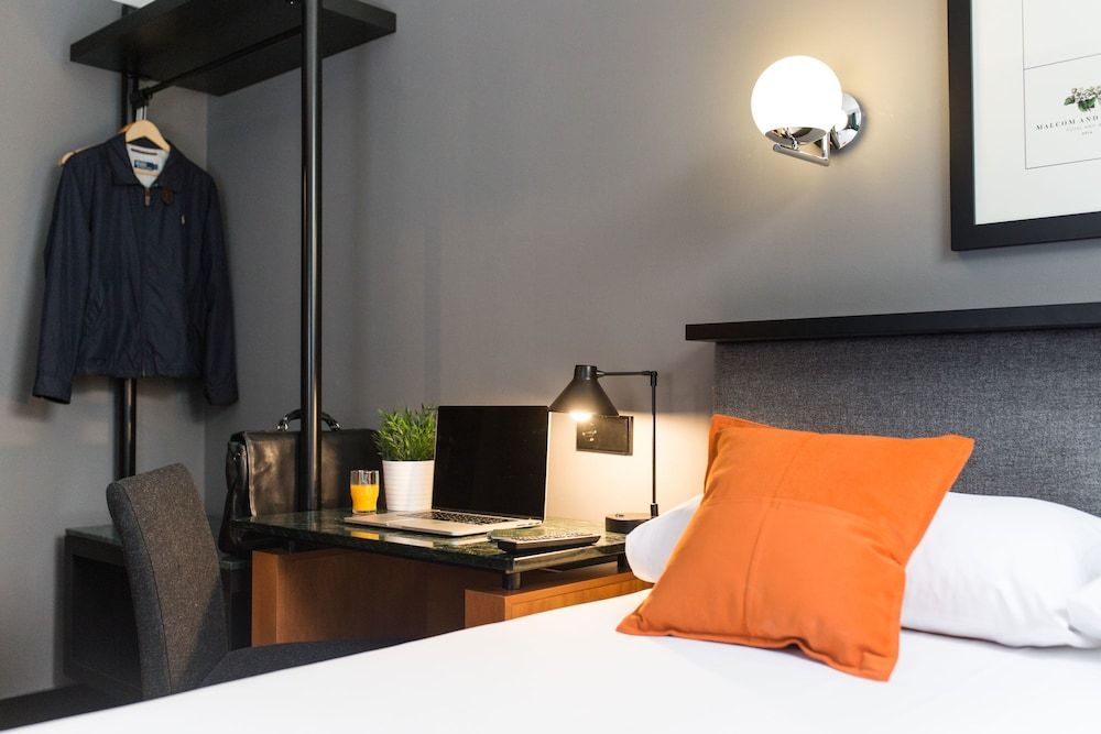 Hotel Malcom and Barret Double Room (Small)