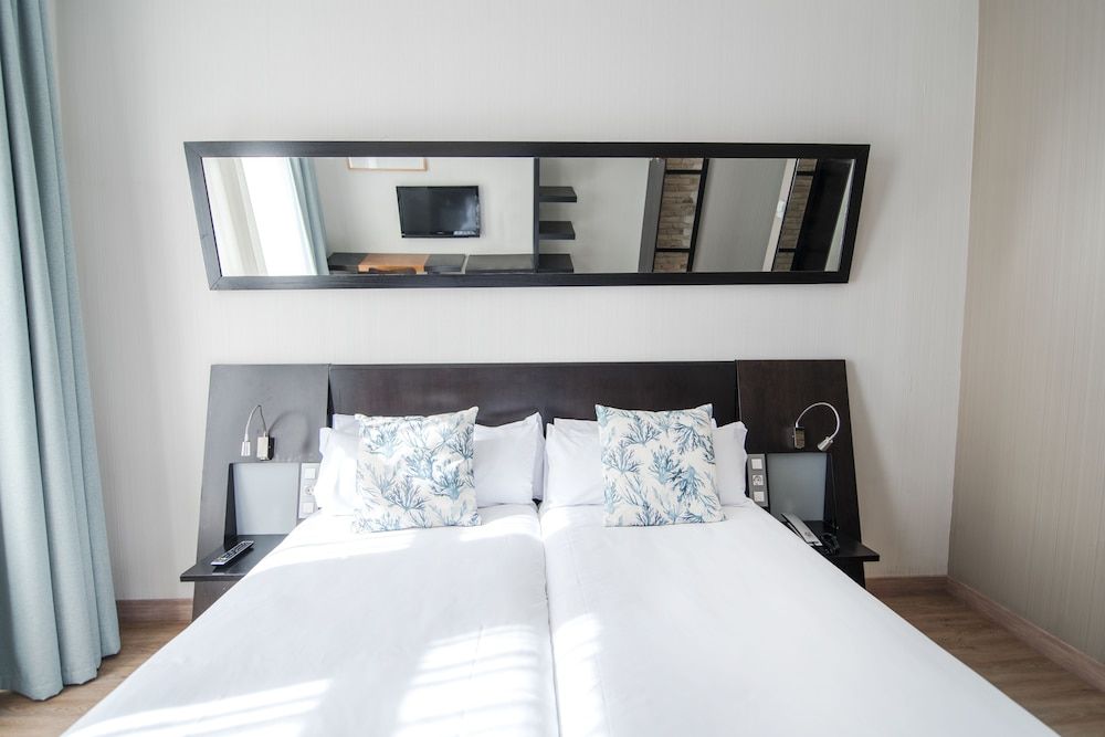 Petit Palace Ruzafa Hotel Standard Double Room 2