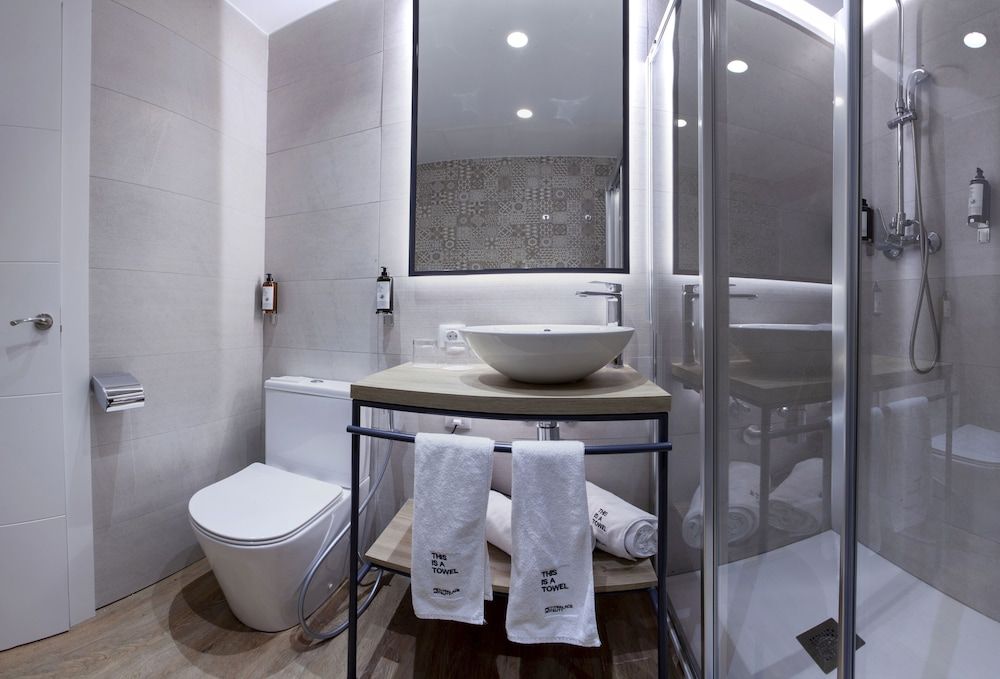 Petit Palace Ruzafa Hotel Standard Double Room 8