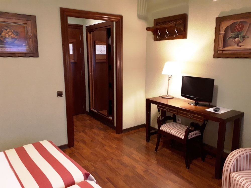 Hotel Urogallo Double Room Single Use 5