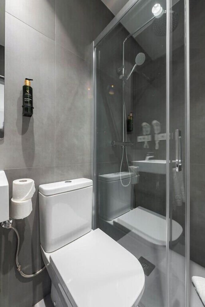 Hotel Viella Economy Single Room 2