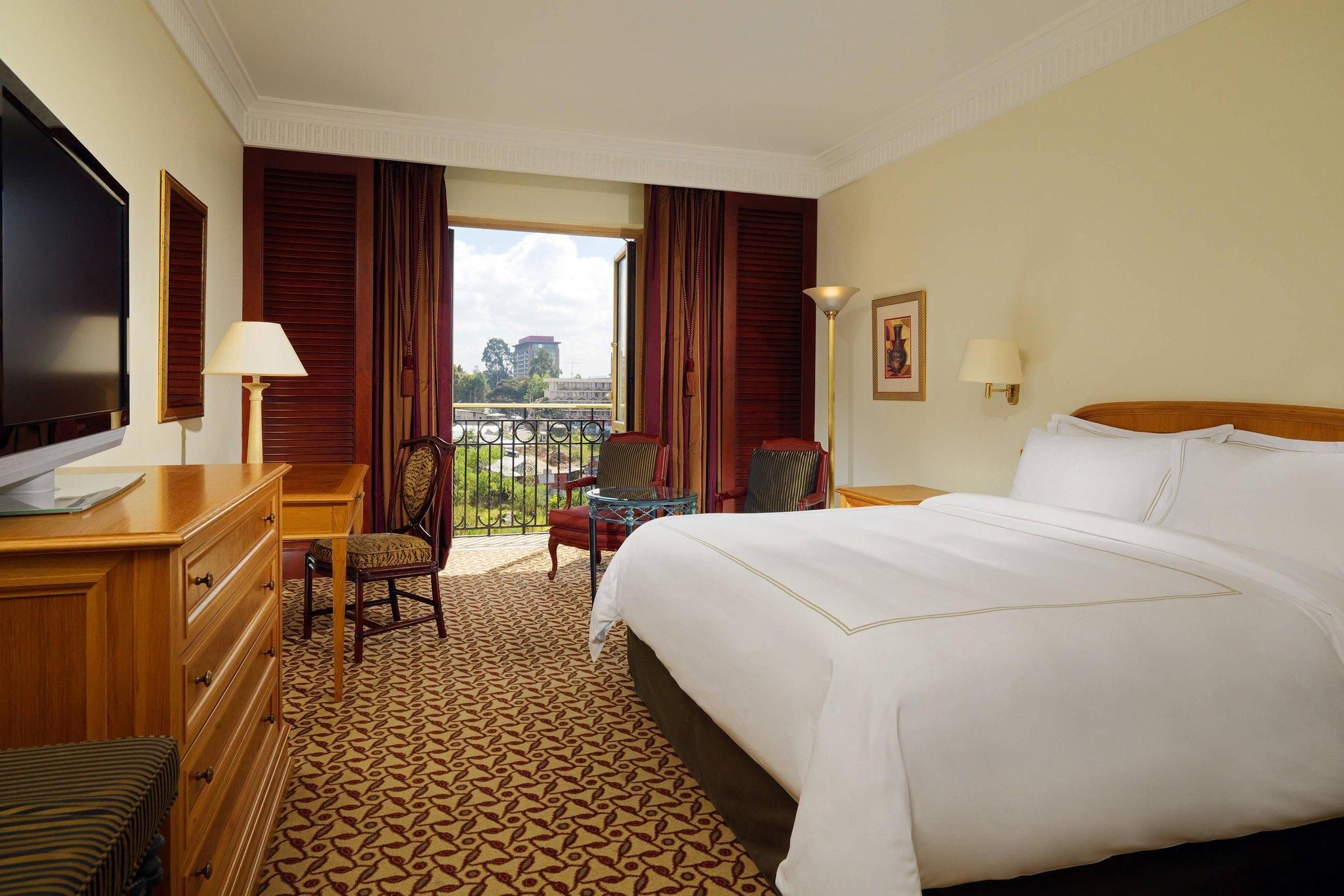 executive king, executive lounge access, larger guest room, 1 king