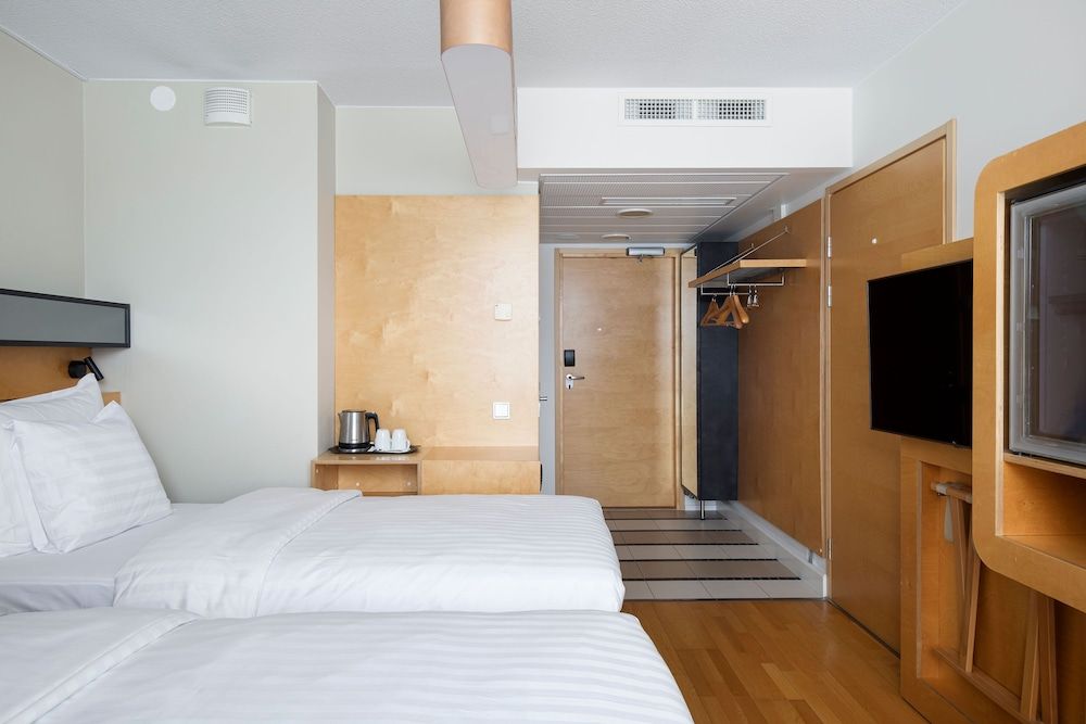 Original Sokos Hotel Tapiola Garden Standard Twin Room, Mobility Accessible 2