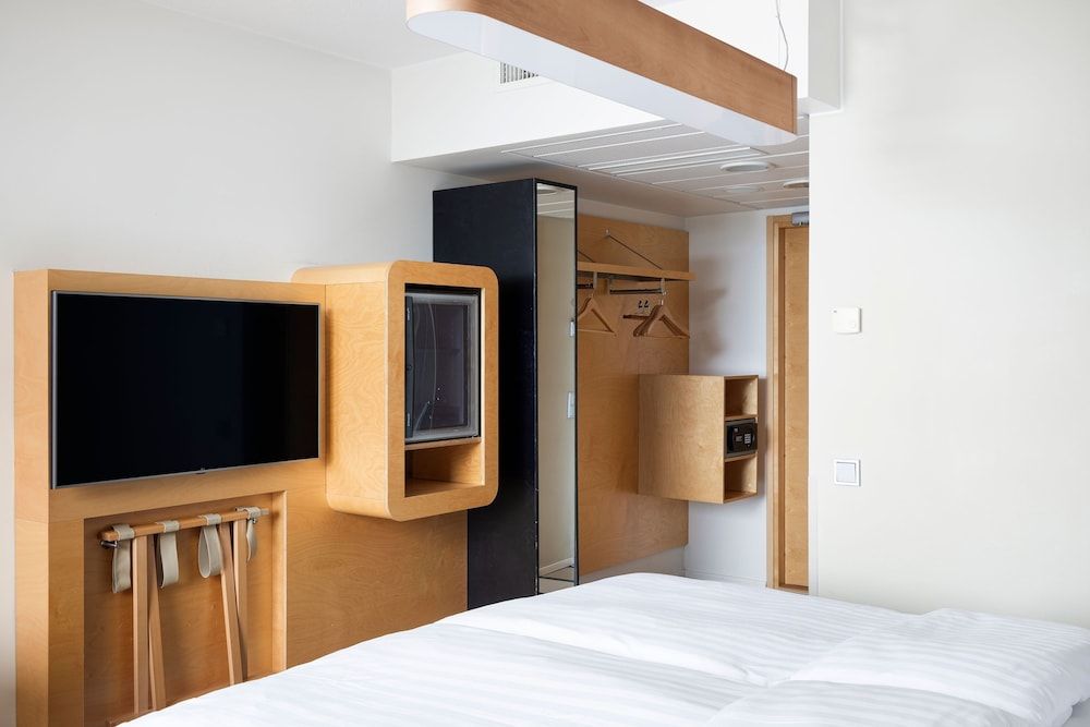 Original Sokos Hotel Tapiola Garden Standard Room, 1 King Bed (extra bed possibility) 3