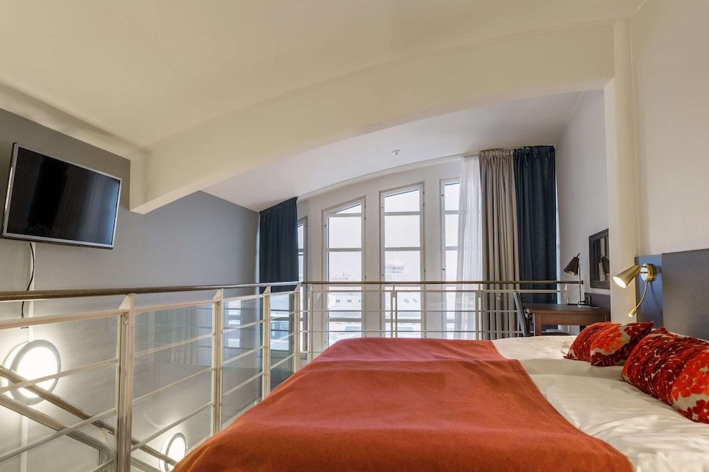 Suite (Master)