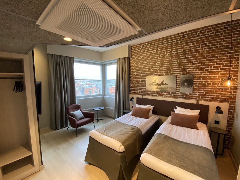 Skyline Airport Hotel