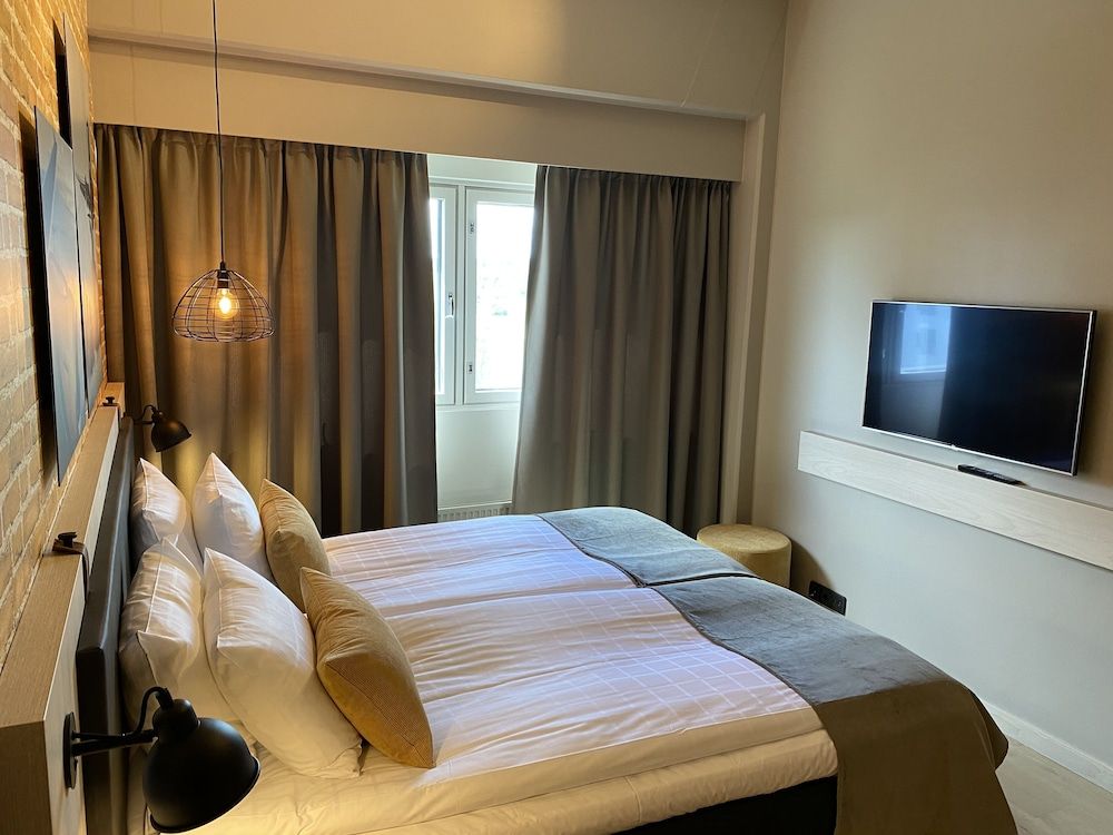 Skyline Airport Hotel Standard Twin Room 5