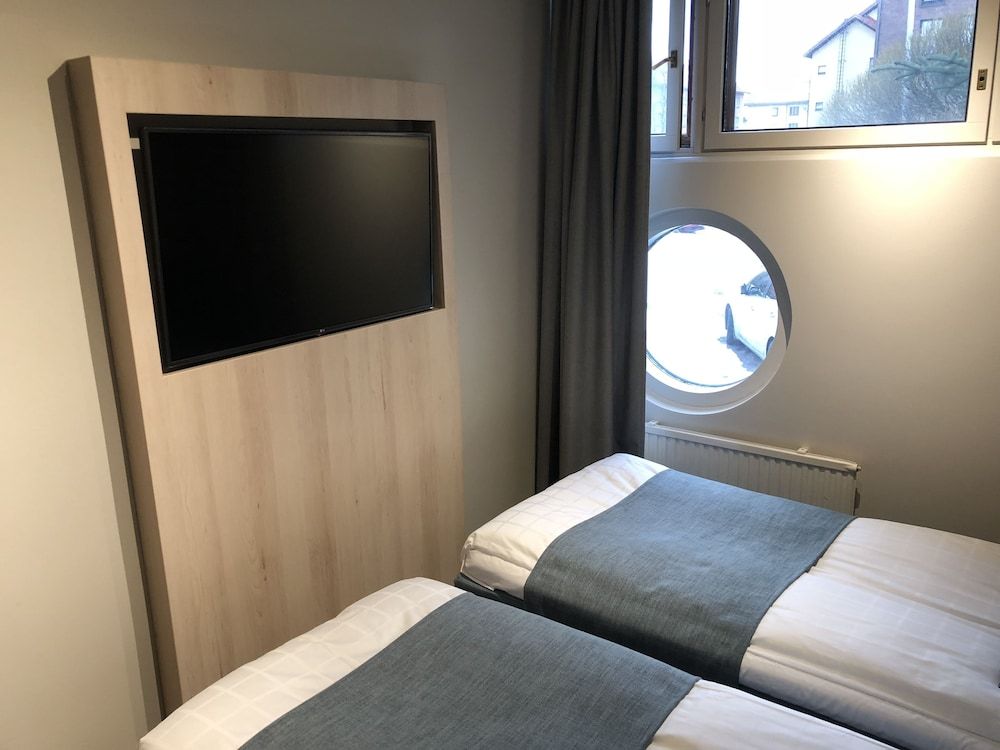 Pilot Airport Hotel Twin Room 11