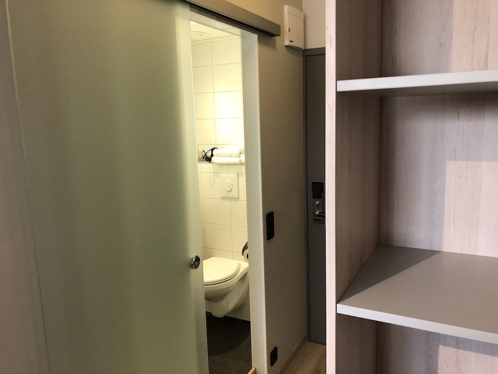 Pilot Airport Hotel Twin Room 7