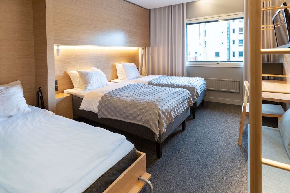 Family Room, Multiple Beds (Three)