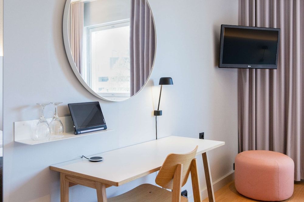 Scandic Helsinki Aviapolis Twin Room 5