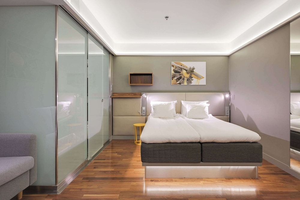 undefined Comfort Hotel Xpress Helsinki Airport Terminal 2