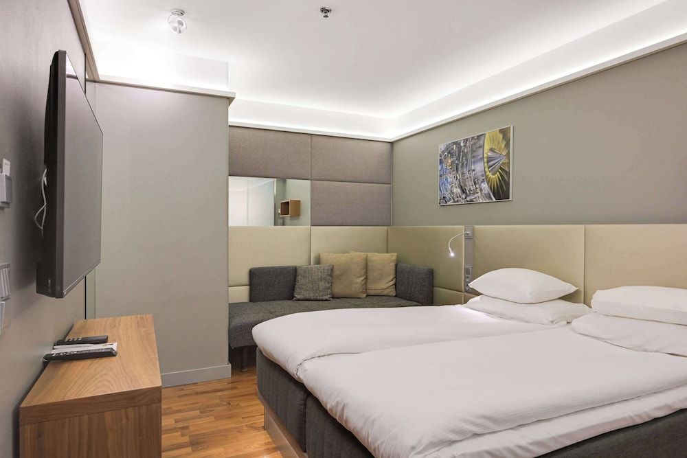 undefined Comfort Hotel Xpress Helsinki Airport Terminal 7