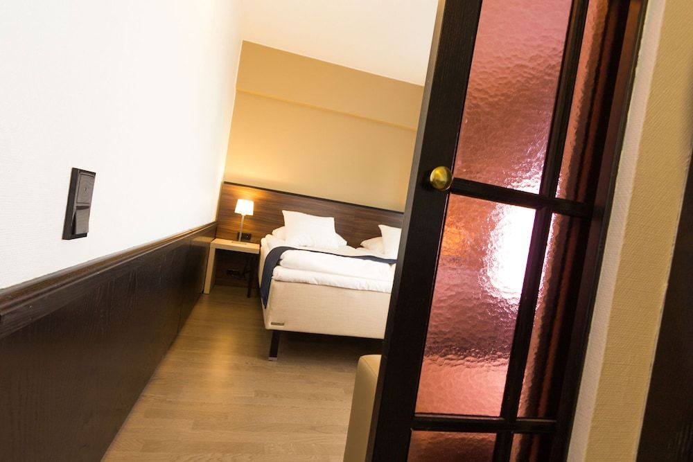 Hotel Oscar Standard Twin Room 2