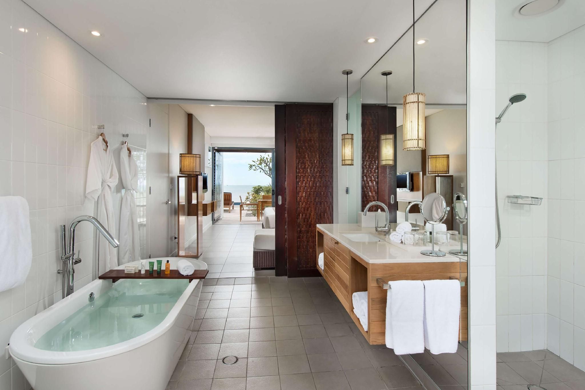 3 Bdrm Beachfront Residence W/private Pool