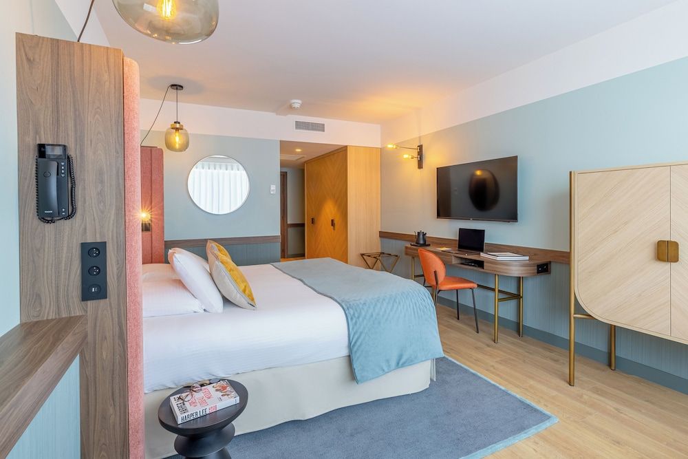 Comfort room without spa access