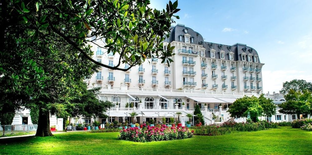 undefined L'Impérial Palace 4