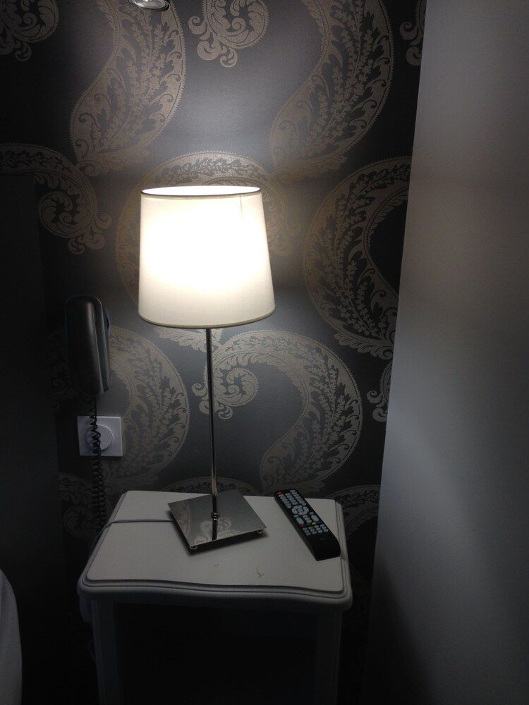 Regina Hotel Standard Single Room 3