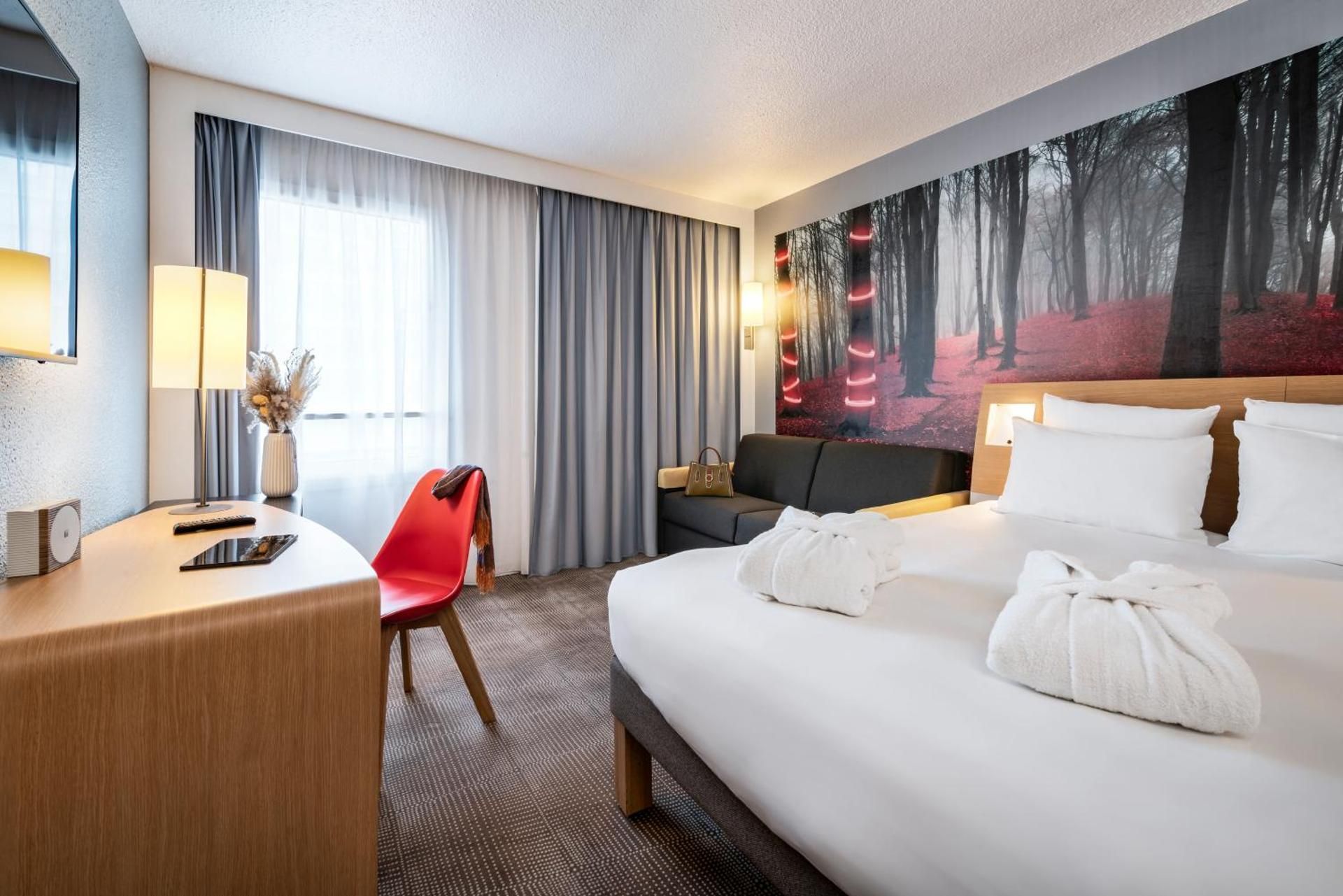 Executive Room with 1 Double Bed and Sofa
