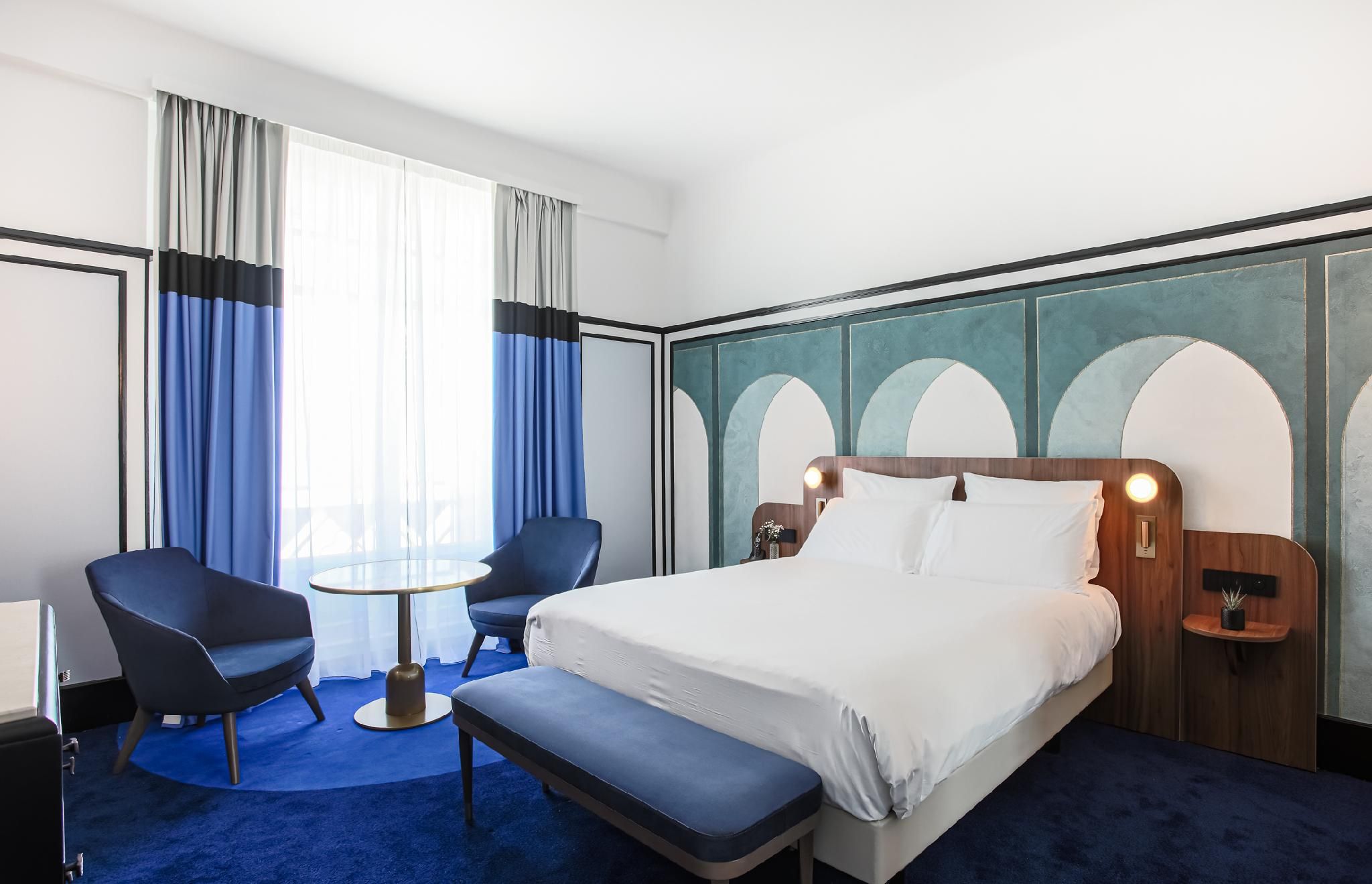 Superior Communicating Room with either a doubl e bed or 2 single beds.