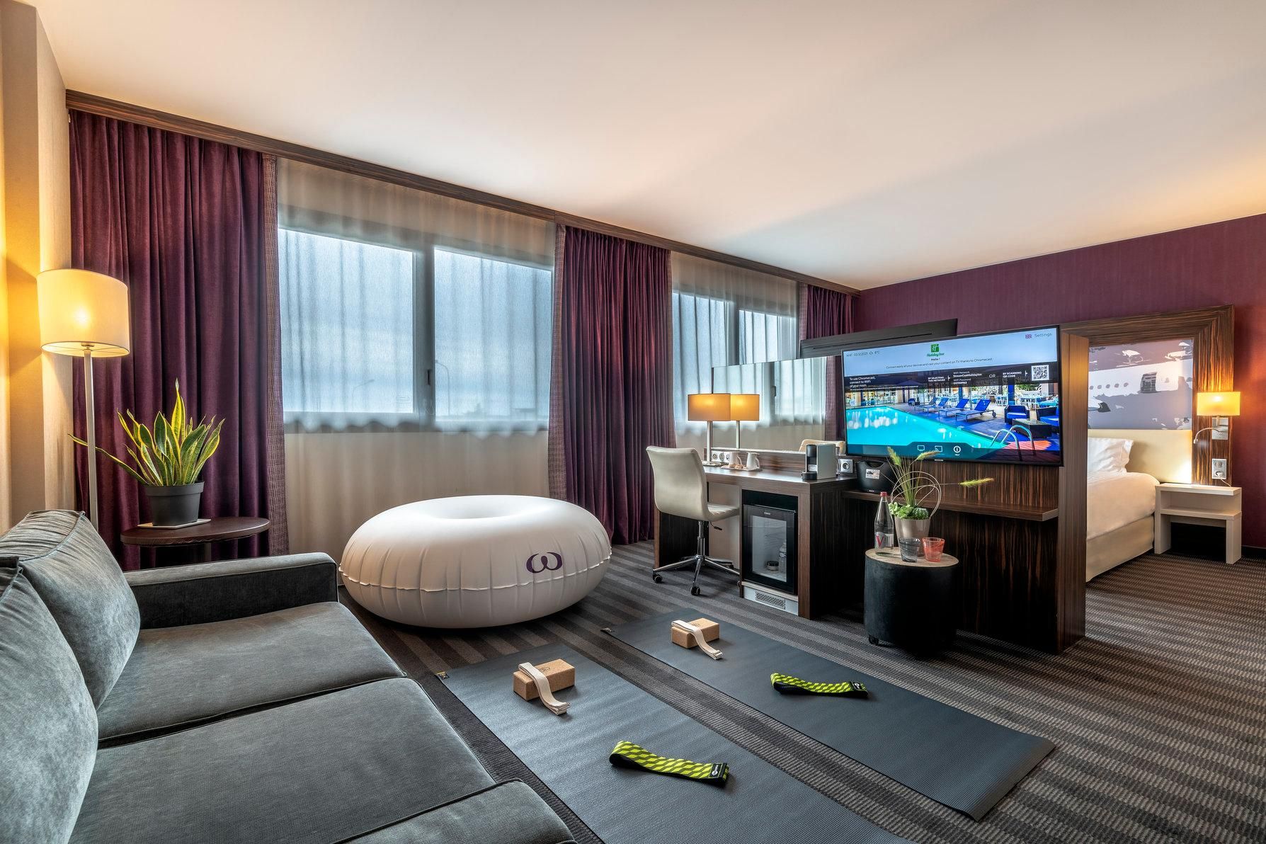 1 King Bed Suite Non Smoking