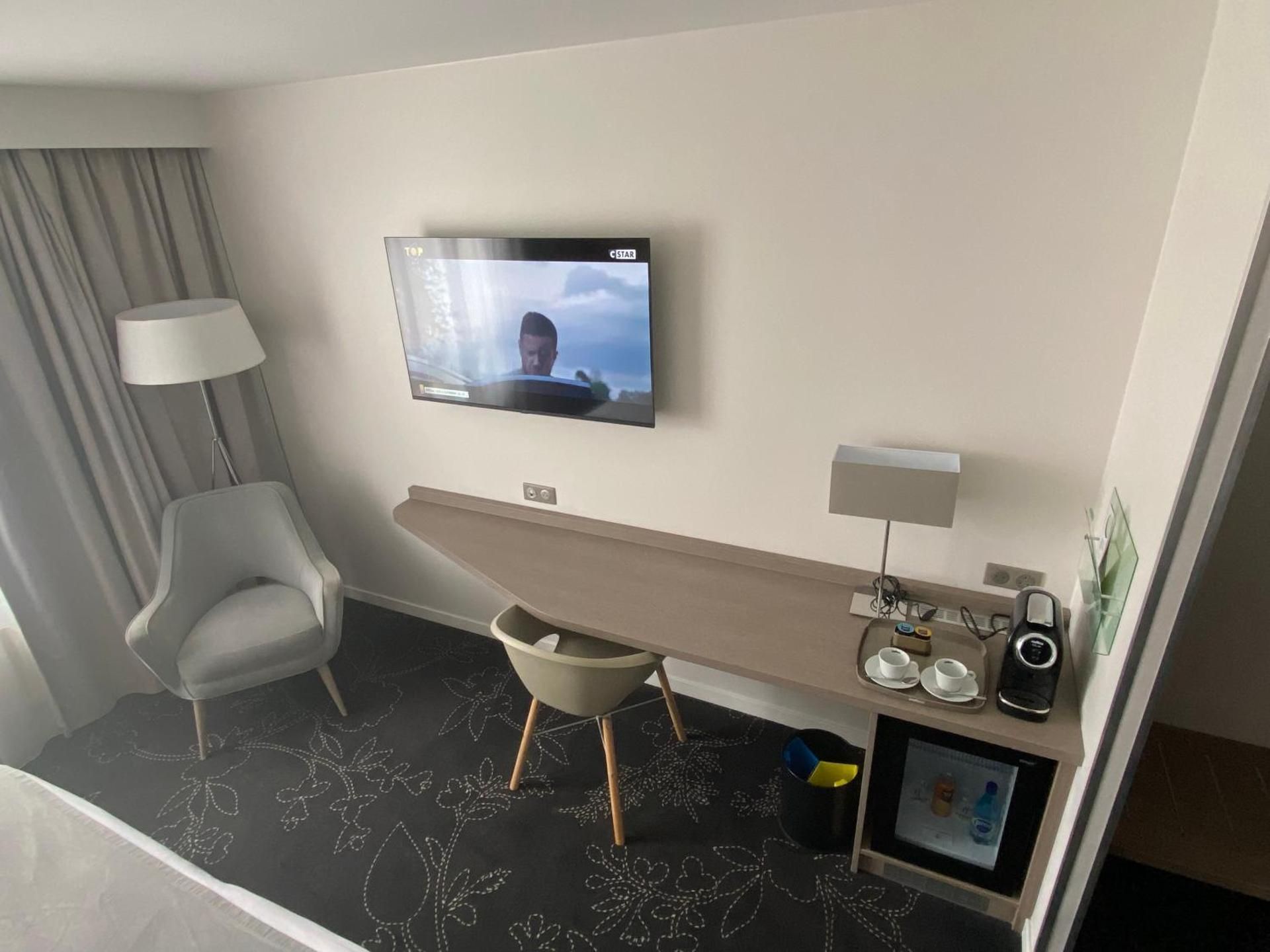 1 King Standard Garden View Mid Floor