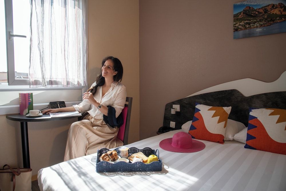 L'Esterel Economy Room, 1 Double Bed 4