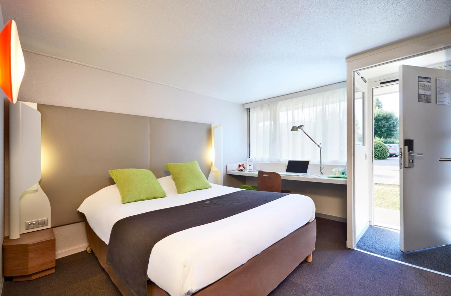 Connecting Rooms