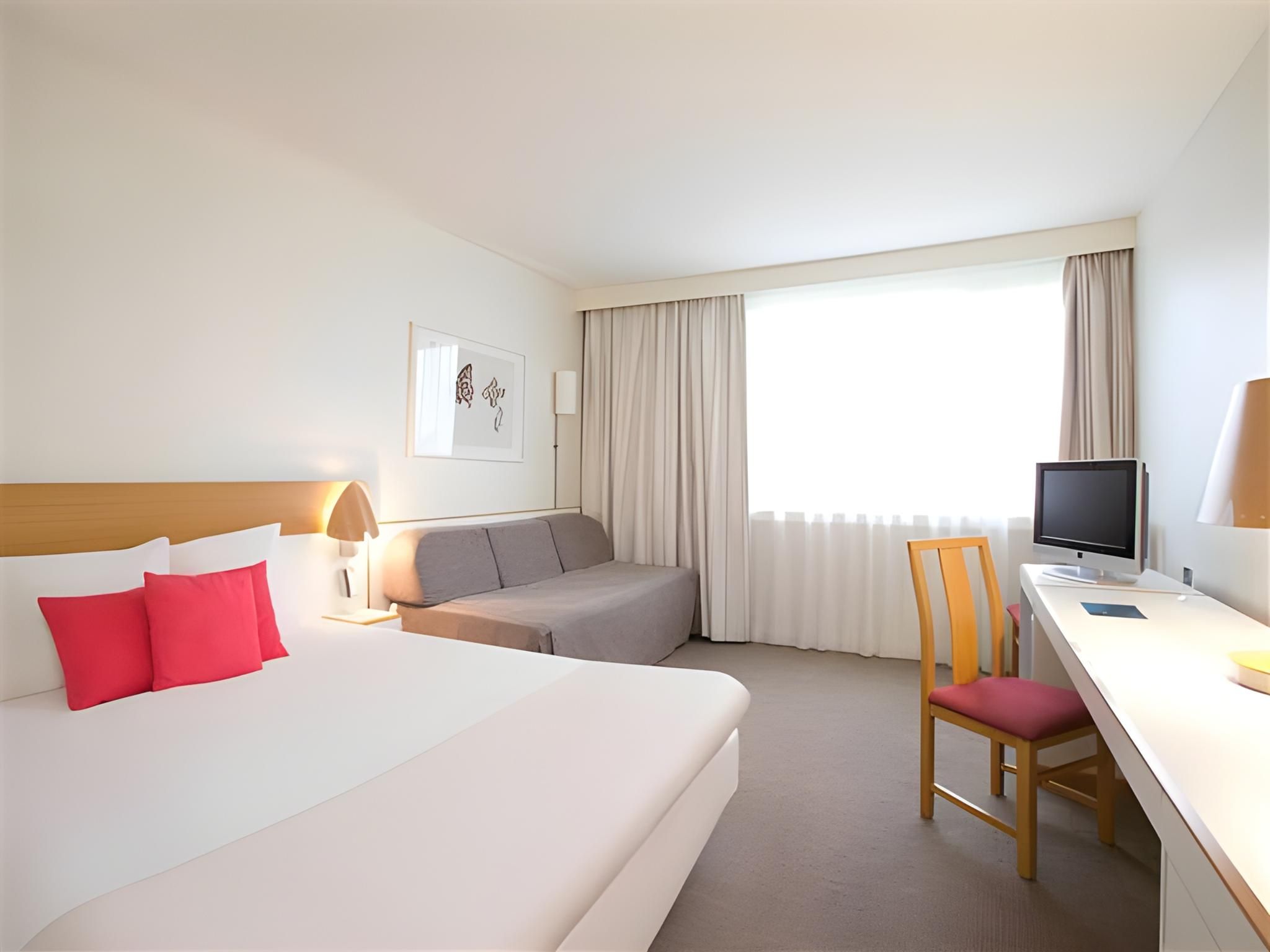 Classic Room - 2 Single Beds And 1 Single Sofa Bed