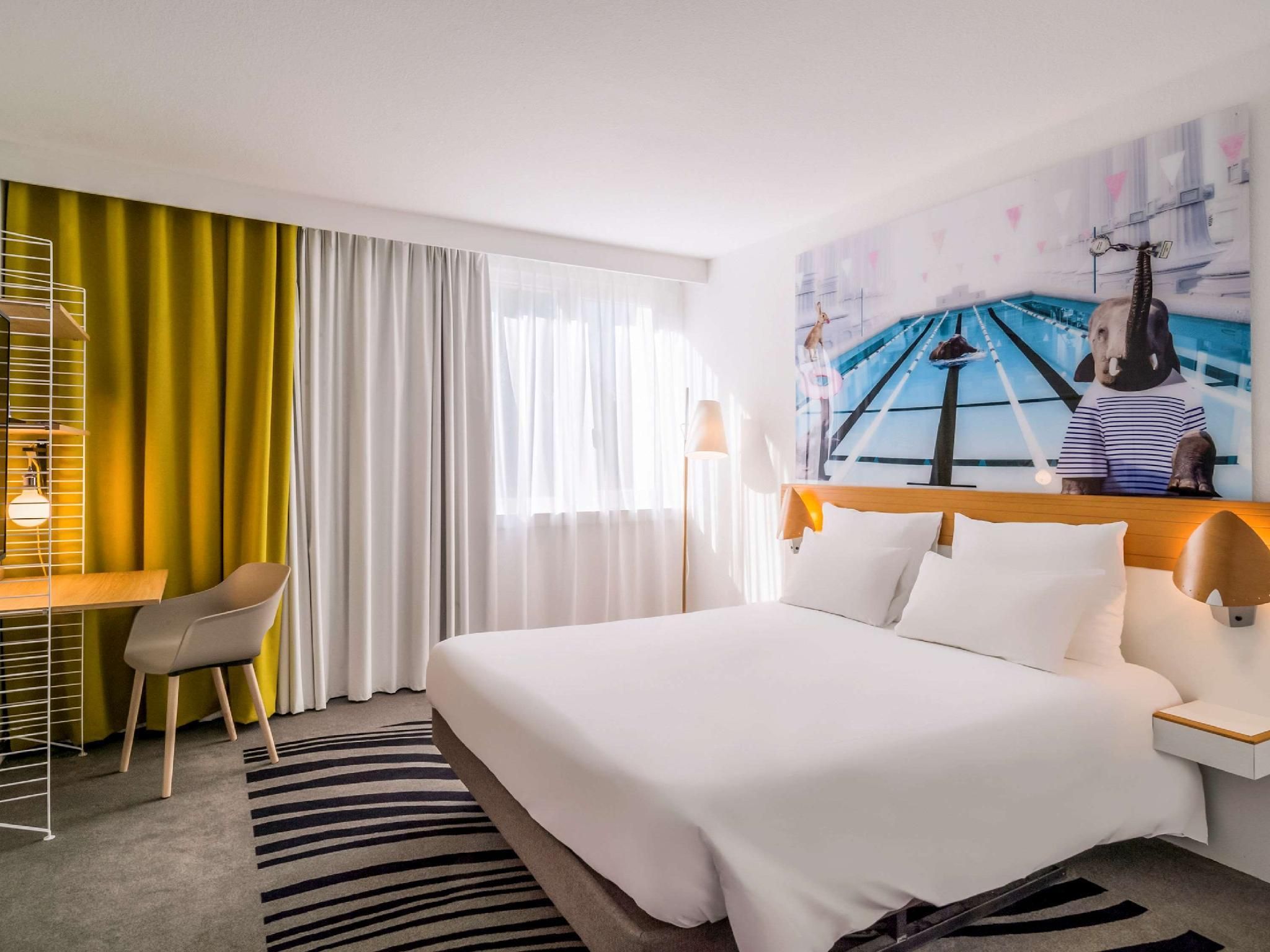 Classic Room - 2 Single Beds And 1 Single Sofa Bed