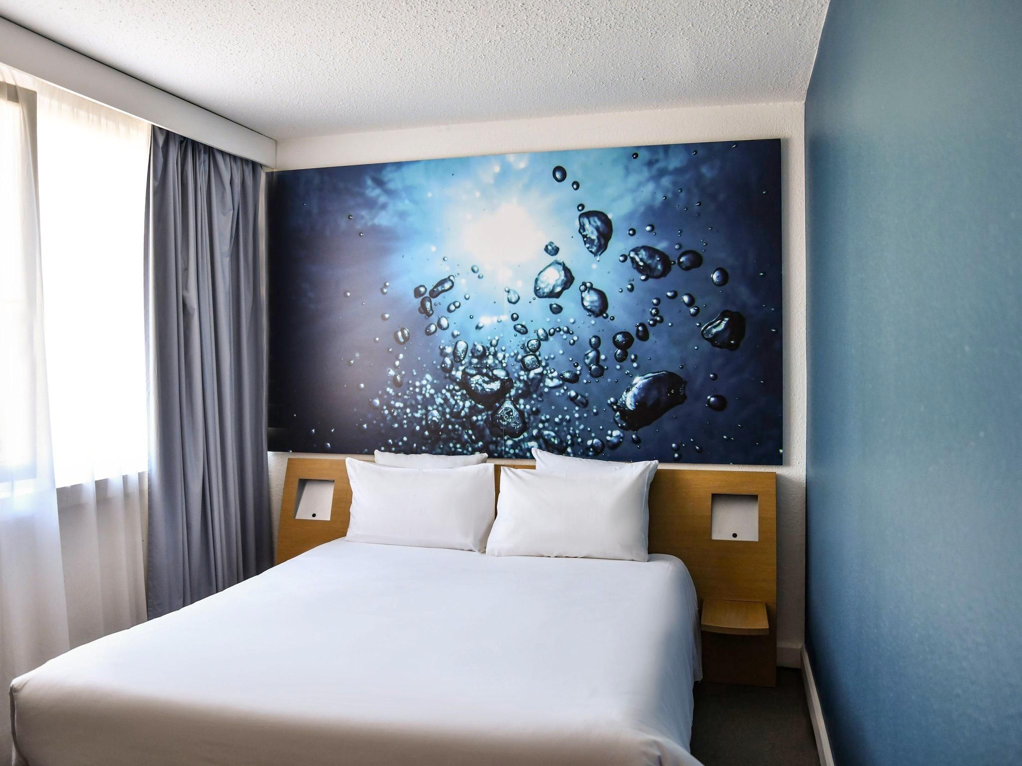 FAMILY SUITE - 1 DOUBLE BED AND 1 SOFA BED FOR 2 PEOPLE