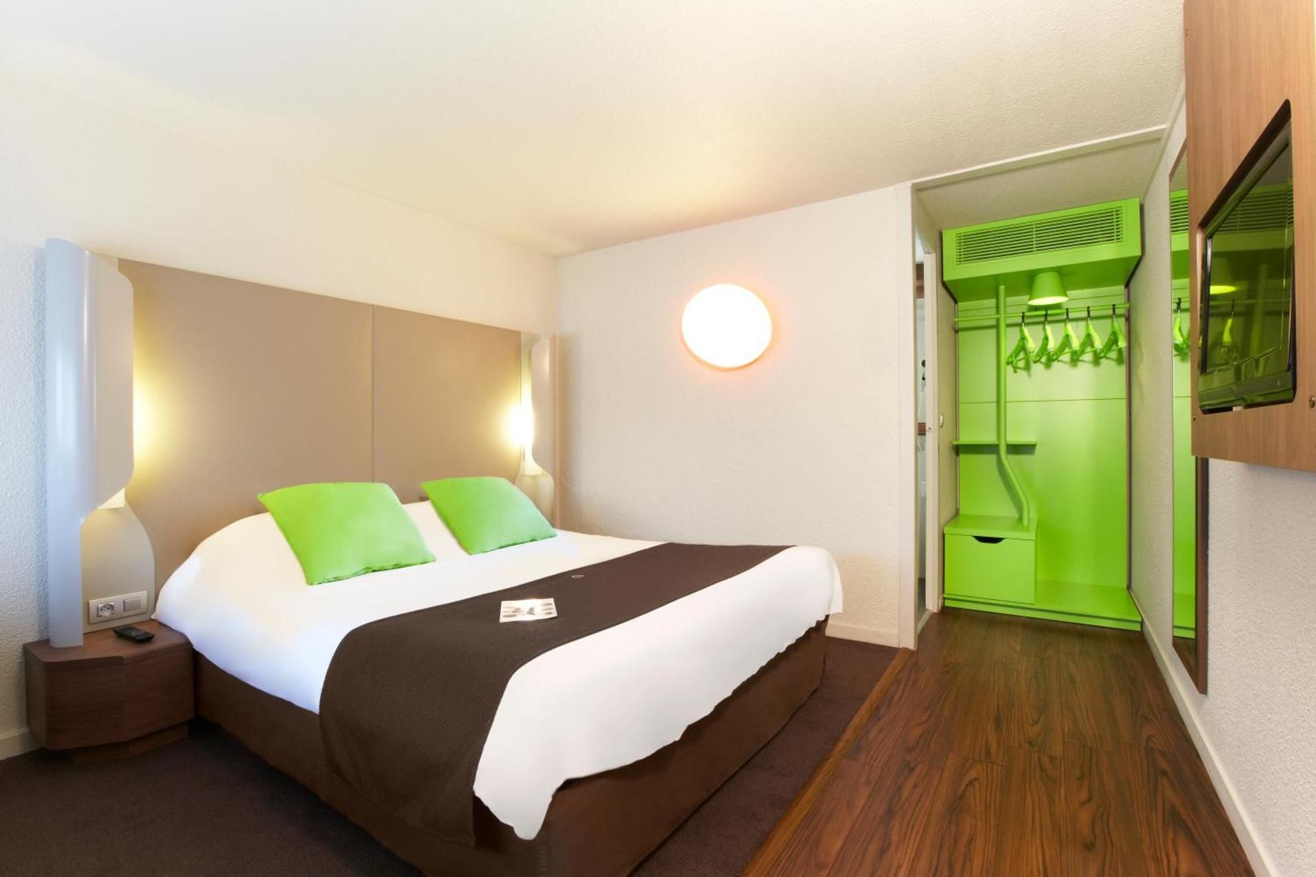 1 Double Bed