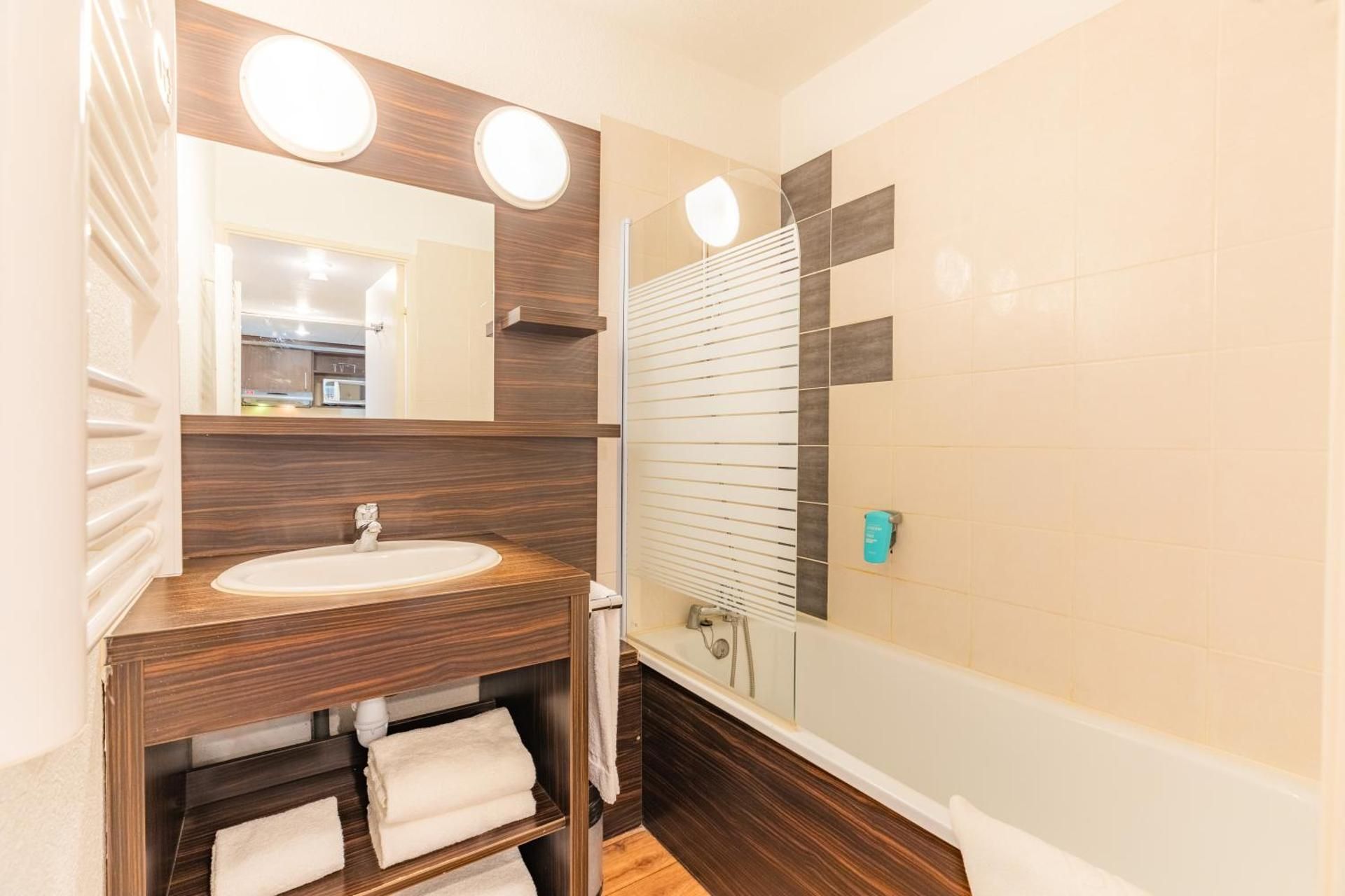 1 Bedroom Apartment (4 Adults)