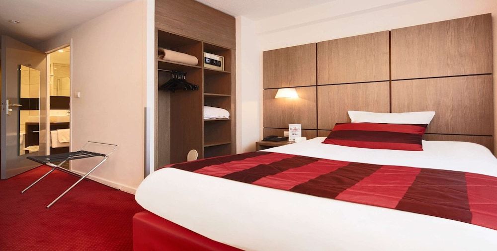 Kyriad Grenoble Centre Standard Room, 1 Twin Bed 3