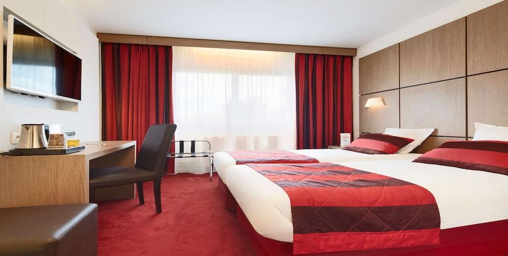 Kyriad Grenoble Centre Standard Room, 2 Twin Beds 2
