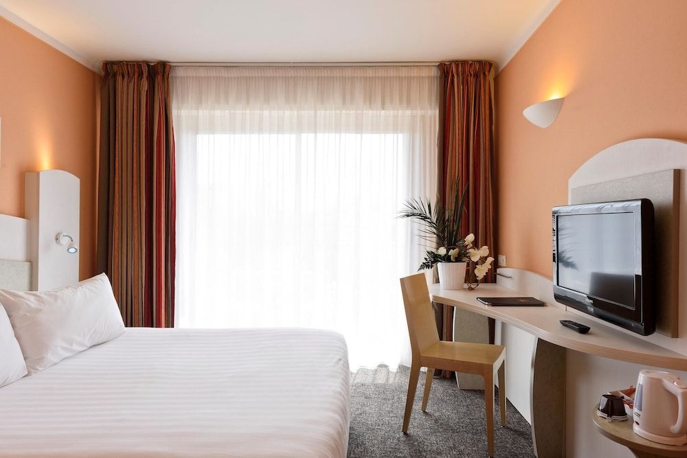 undefined Best Western Astoria