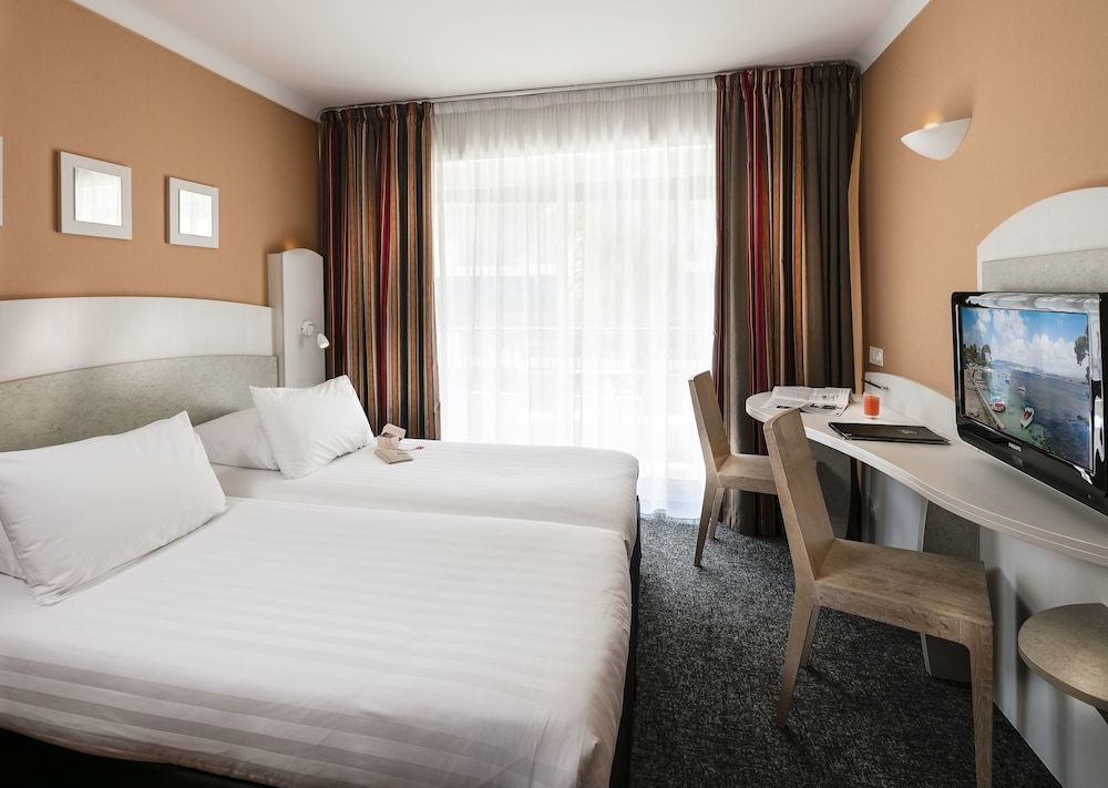 Best Western Astoria Comfort Room, 2 Twin Beds, Non Smoking 3