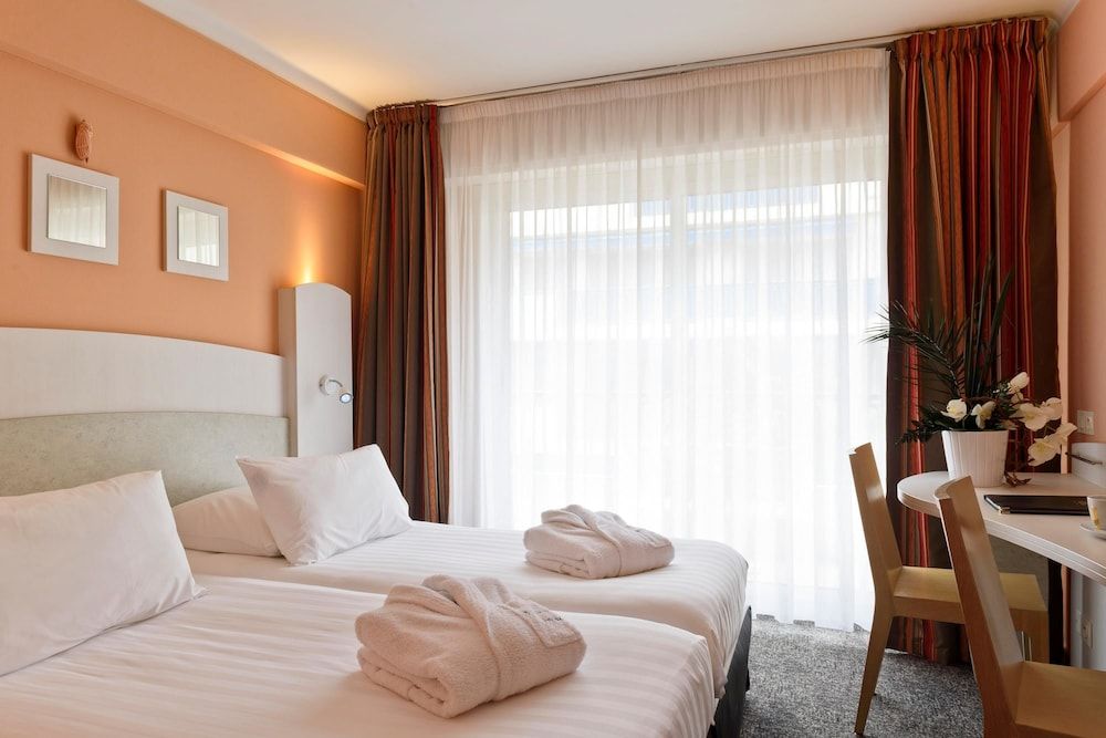 undefined Best Western Astoria 10
