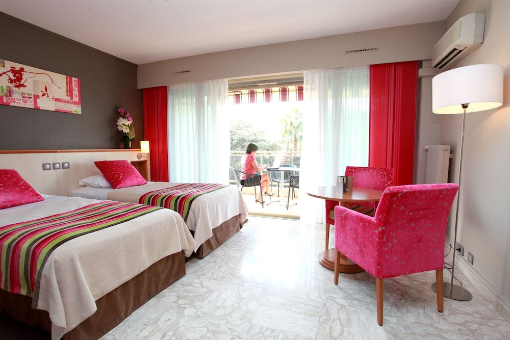 undefined The Originals Boutique, Hôtel Les Strélitzias, Antibes Juan-Les-Pins 5