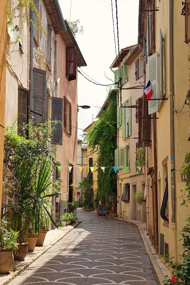 undefined The Originals Boutique, Hôtel Les Strélitzias, Antibes Juan-Les-Pins 8