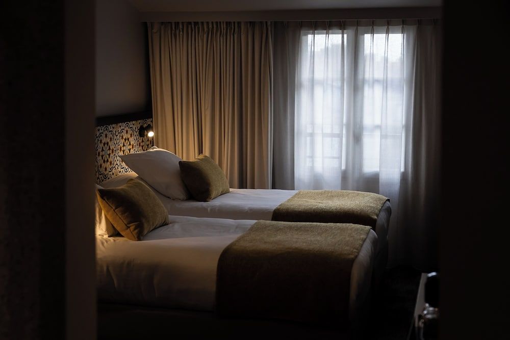 Hotel Saint Nicolas Superior Twin Room 3