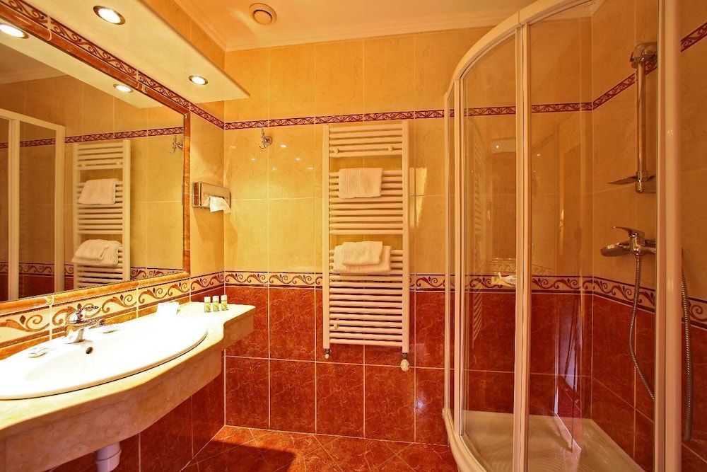 Best Western Beausejour Comfort Room, 1 Double Bed, Non Smoking (Converts to 2 Twin Beds) 5