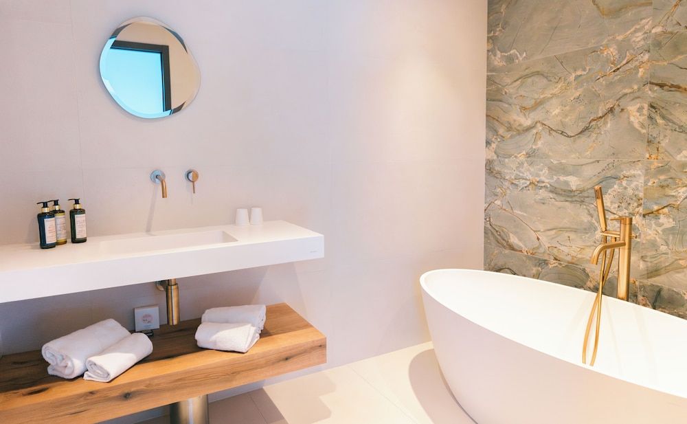 Hotel Restaurant SPA la Madrague Junior Suite 4