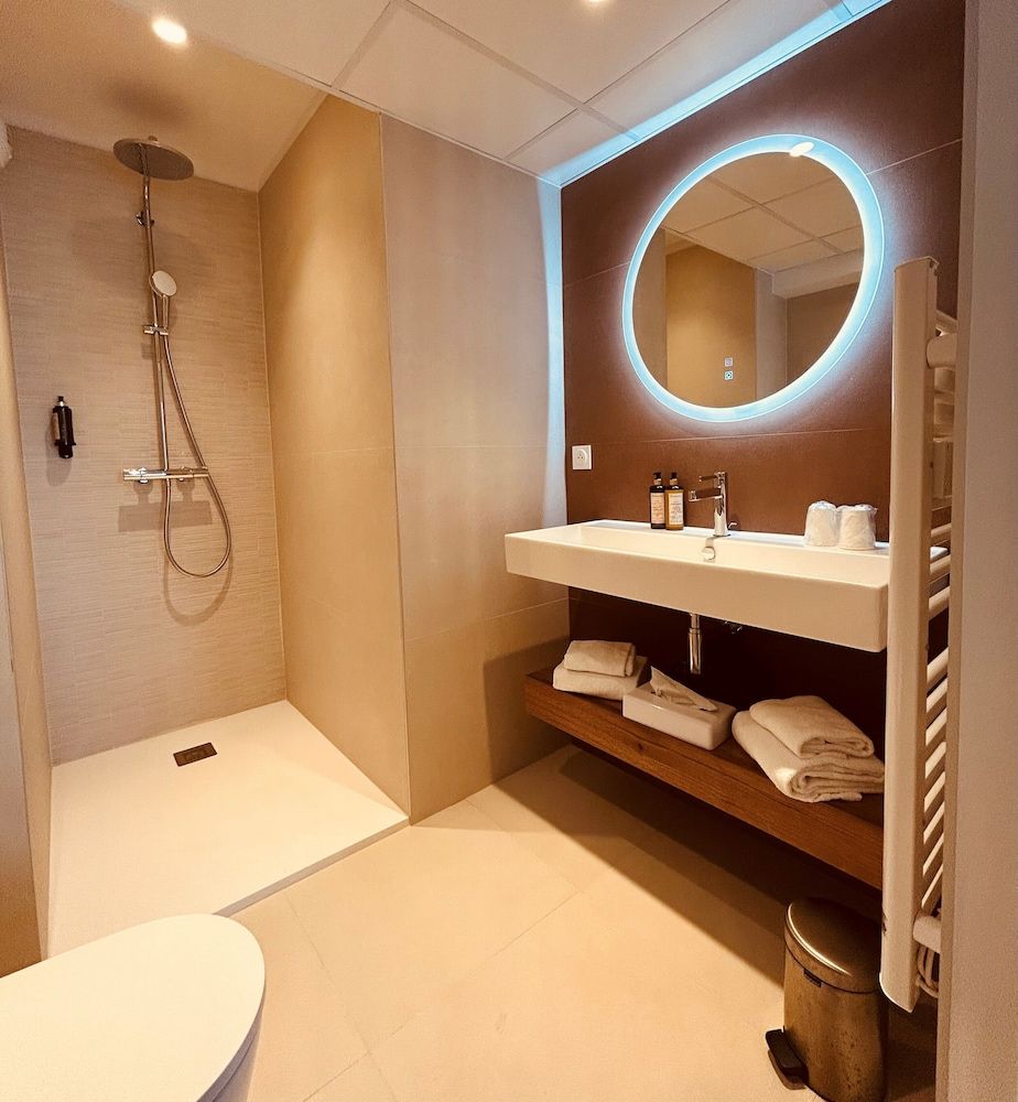 Hotel Restaurant SPA la Madrague Family Room 7