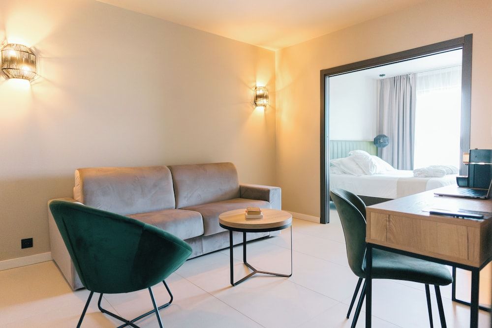 Hotel Restaurant SPA la Madrague Junior Suite 2