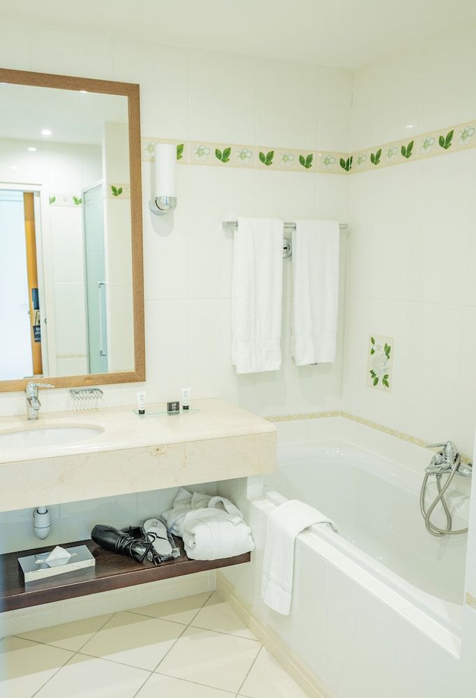 Hotel Relais De Margaux Golf & Spa Junior Suite, Terrace 8