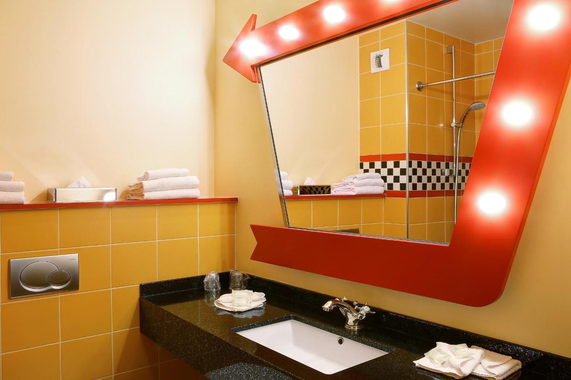 Disney Hotel Santa Fe Cars Standard Room 3