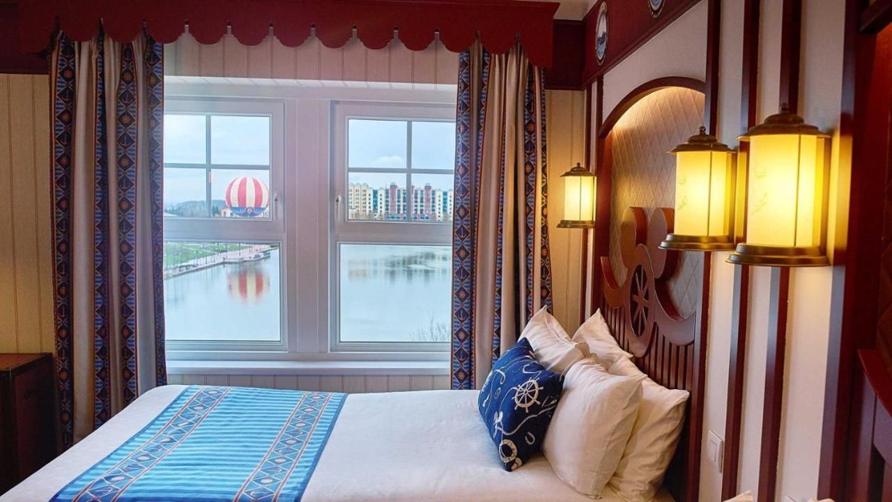 Compass Club Room Lake View (2 adults)