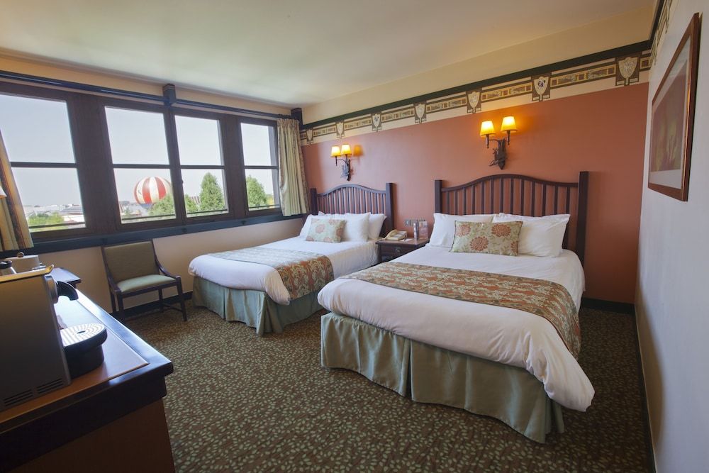 Disney Sequoia Lodge Golden Forest Club Room - Lake side